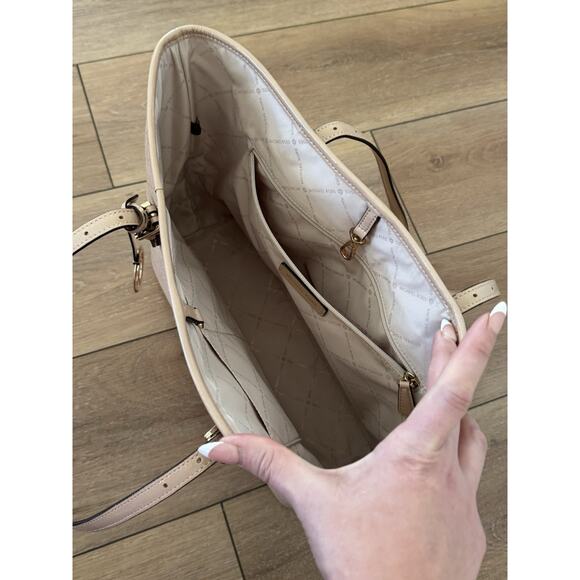 MICHAEL KORS Jet Set Travel Medium Oyster Tote Bag 38T8XTVT2A Patent Leather - Picture 16 of 16